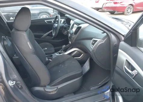 2013 Hyundai Veloster Base W/Black z USA, uszkodzony, nr VIN KMHTC6AD7DU117545